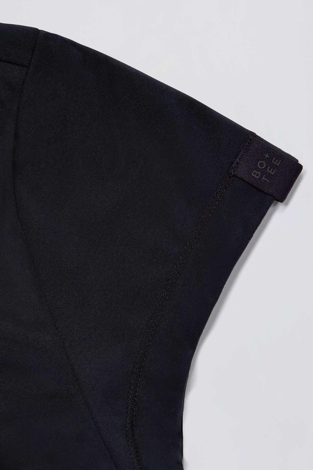 Cut-out Longline T-shirt In Black