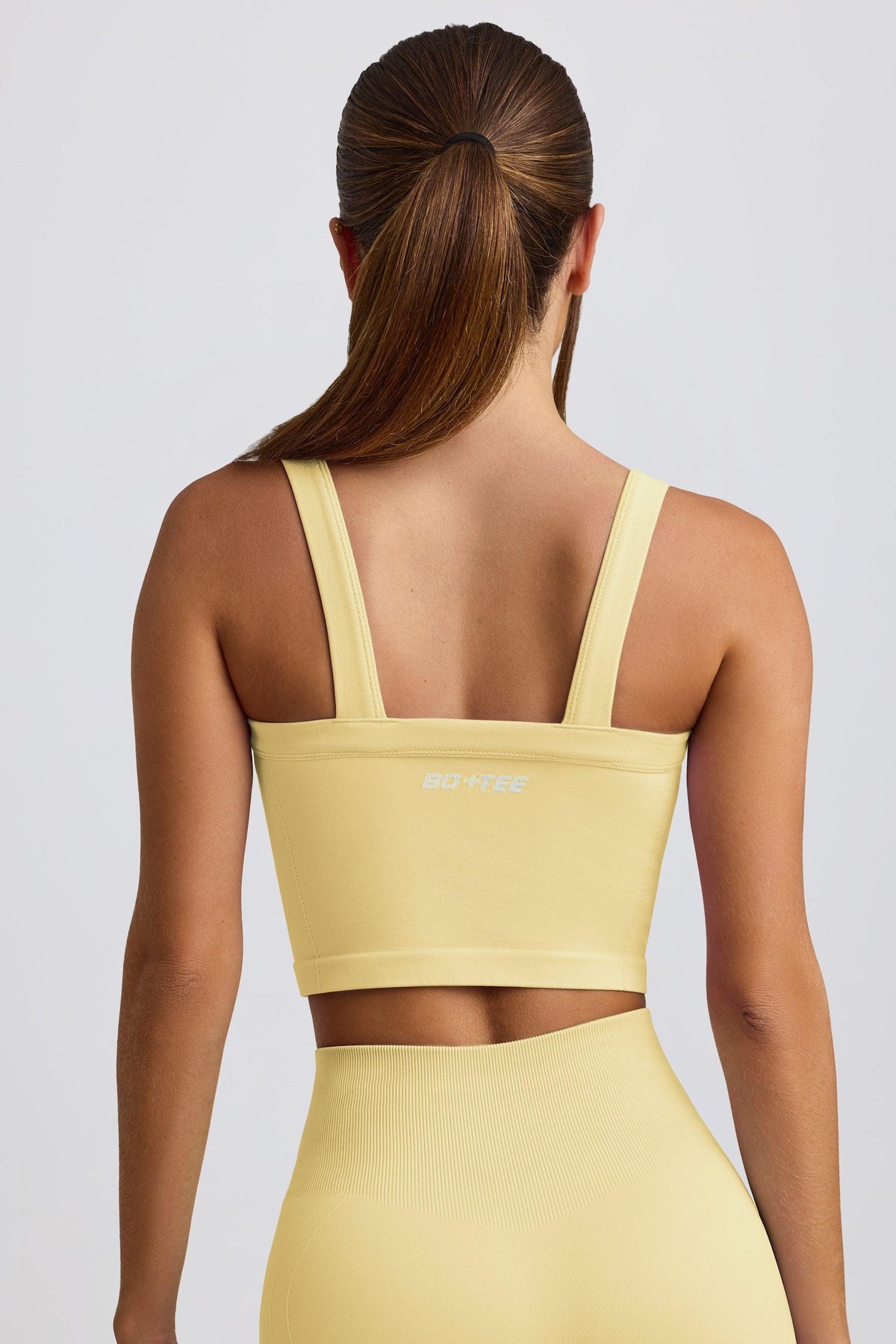 เสื้อคามิโซลทรงยาวไร้รอยต่อ Super Sculpt สีเนยเหลือง