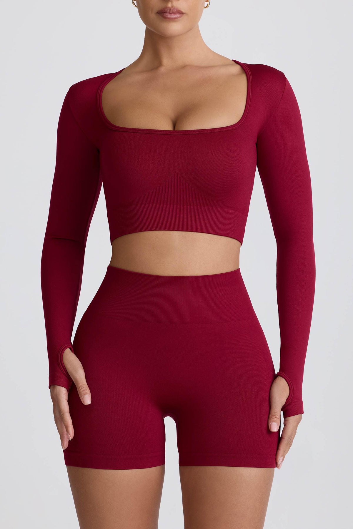 เสื้อครอปท็อปแขนยาวไร้รอยต่อ Super Sculpt สีเบอร์กันดี