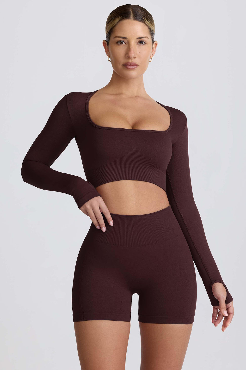 เสื้อครอปท็อปแขนยาวไร้รอยต่อ Super Sculpt สีช็อกโกแลต