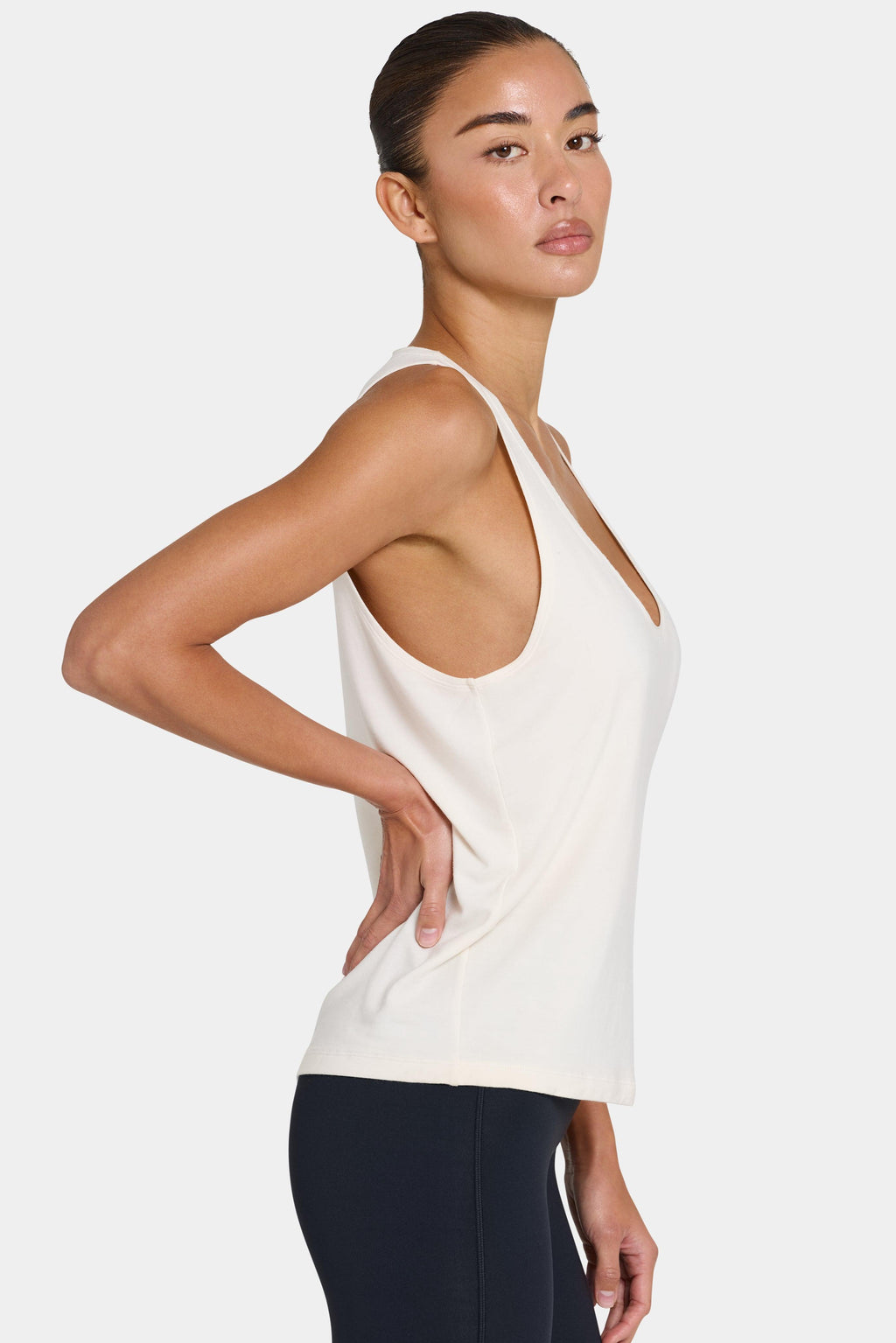 เสื้อกล้ามเนื้อ Buttercloud™ สโลว์ชี สีมะพร้าว