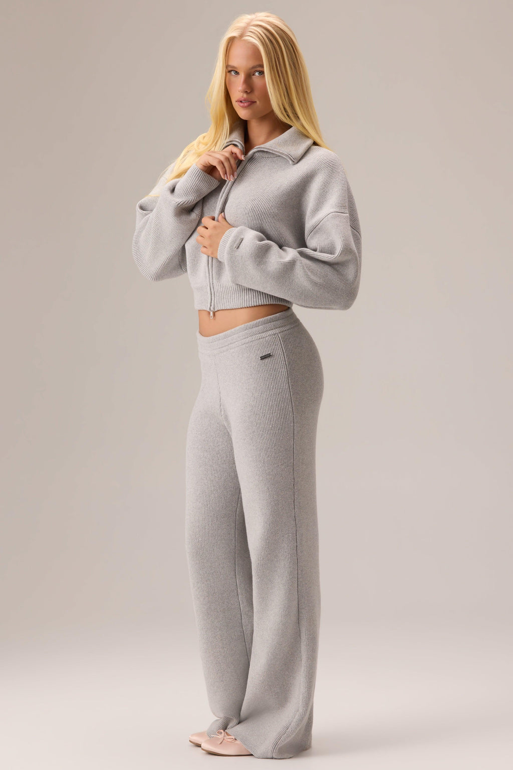 Ribbed Knit Zip-up Sweatshirt In Pebble
