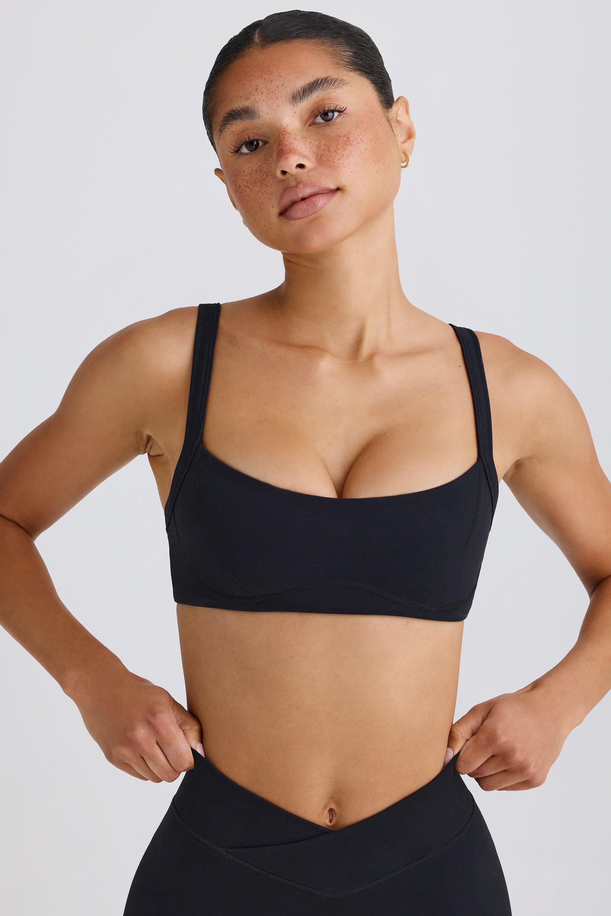 Soft Active Contrast-trim Sports Bra In Black