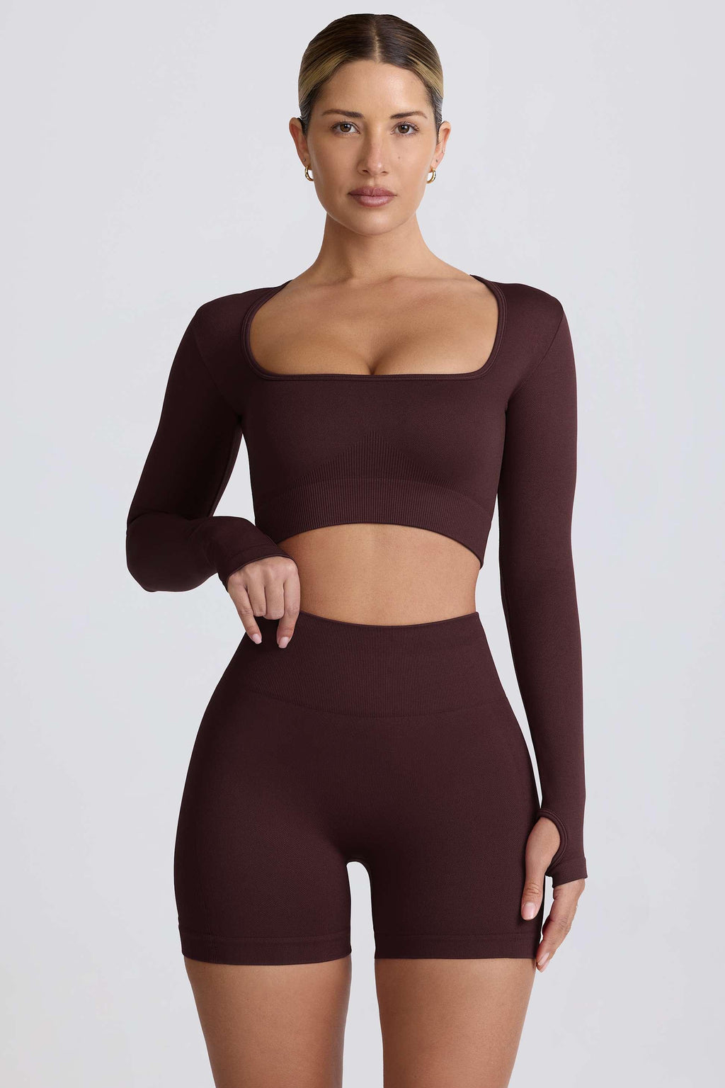 เสื้อครอปท็อปแขนยาวไร้รอยต่อ Super Sculpt สีช็อกโกแลต
