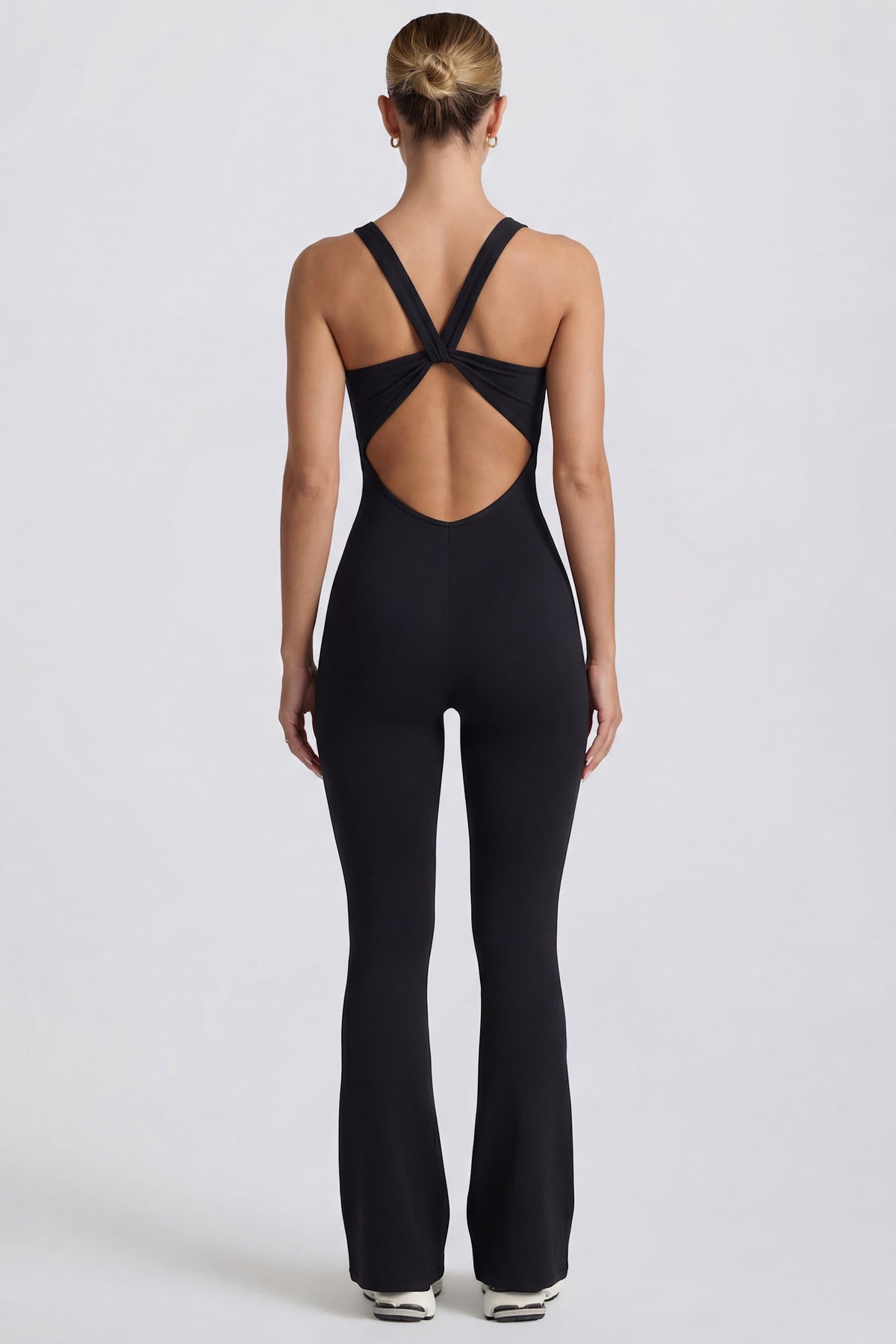 ชุดจั๊มสูทสีดำ นุ่ม Active Cut Out