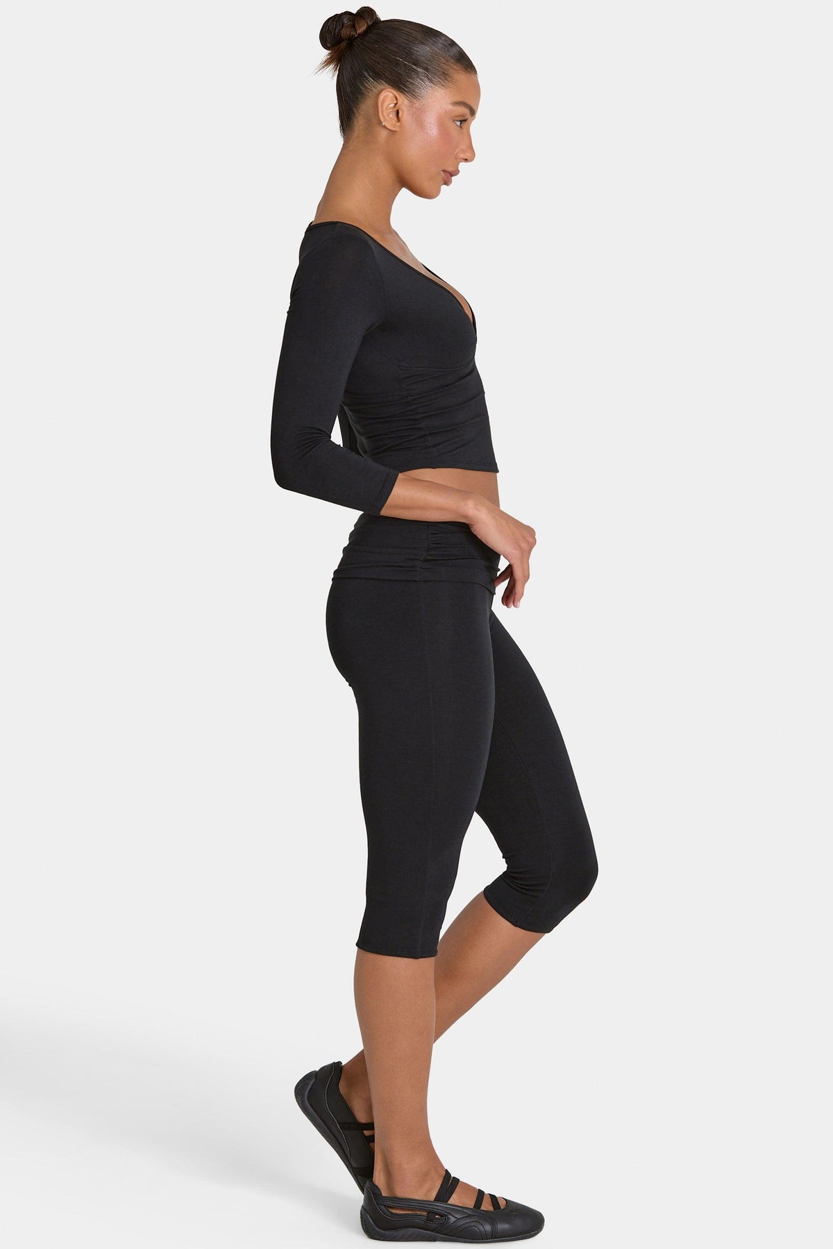 Buttercloud™ Capri Leggings In Black
