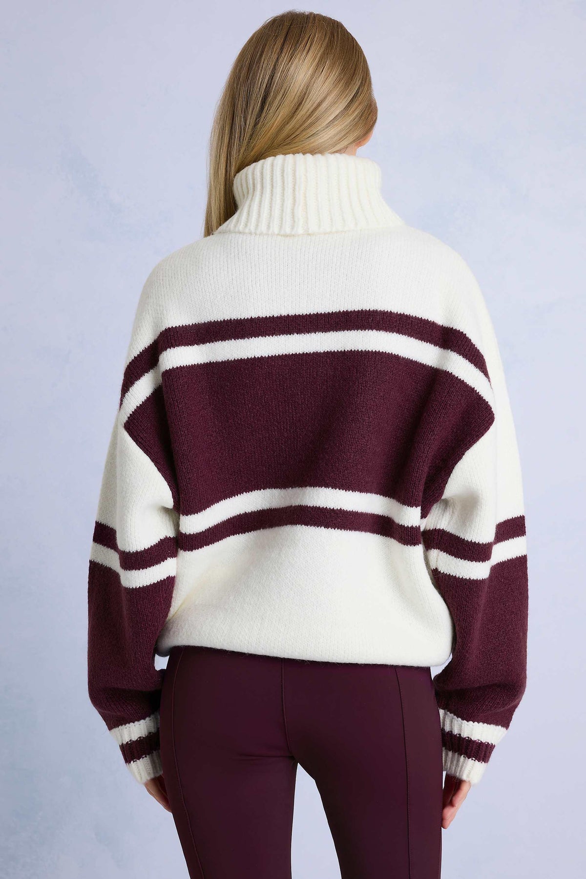 เสื้อจัมเปอร์คอเต่าถักขนาดใหญ่สีเบอร์กันดี