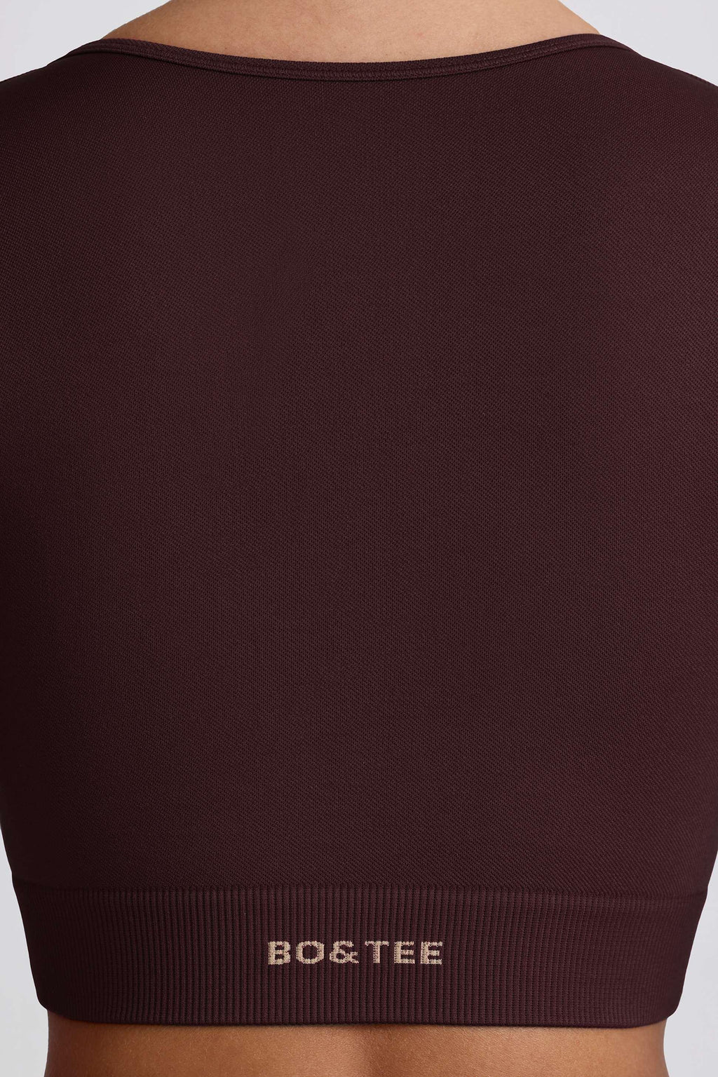เสื้อครอปท็อปแขนยาวไร้รอยต่อ Super Sculpt สีช็อกโกแลต
