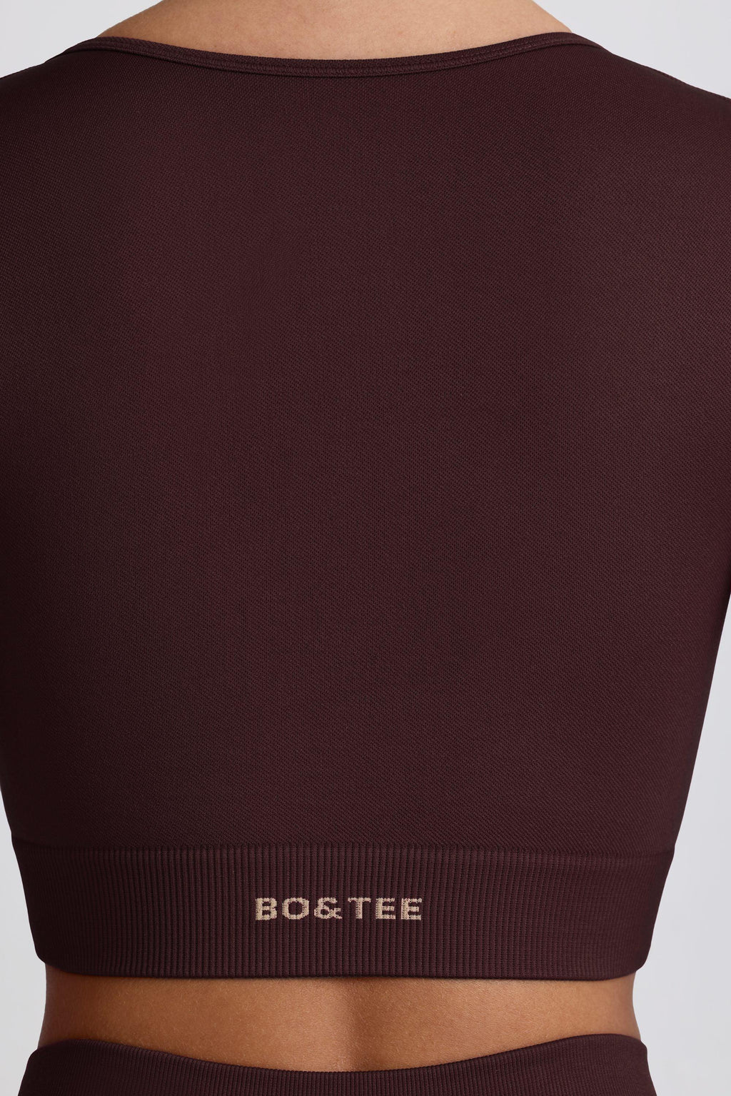 เสื้อครอปท็อปแขนยาวไร้รอยต่อ Super Sculpt สีช็อกโกแลต