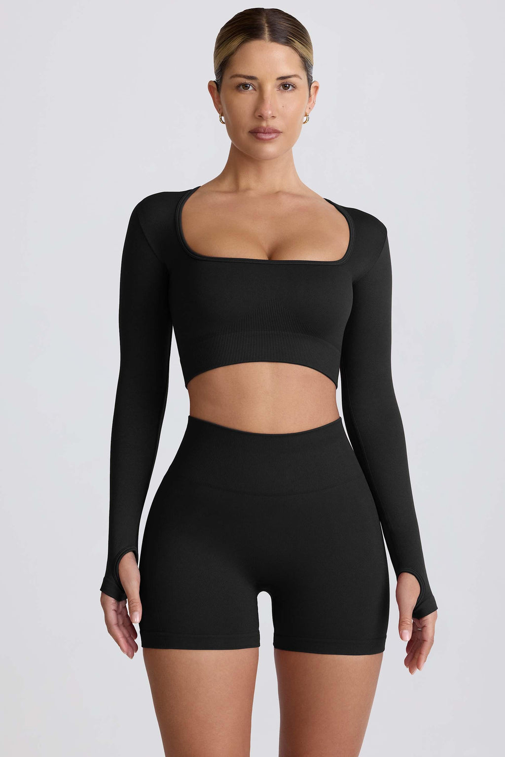 เสื้อครอปท็อปแขนยาวไร้รอยต่อ Super Sculpt สีดำ