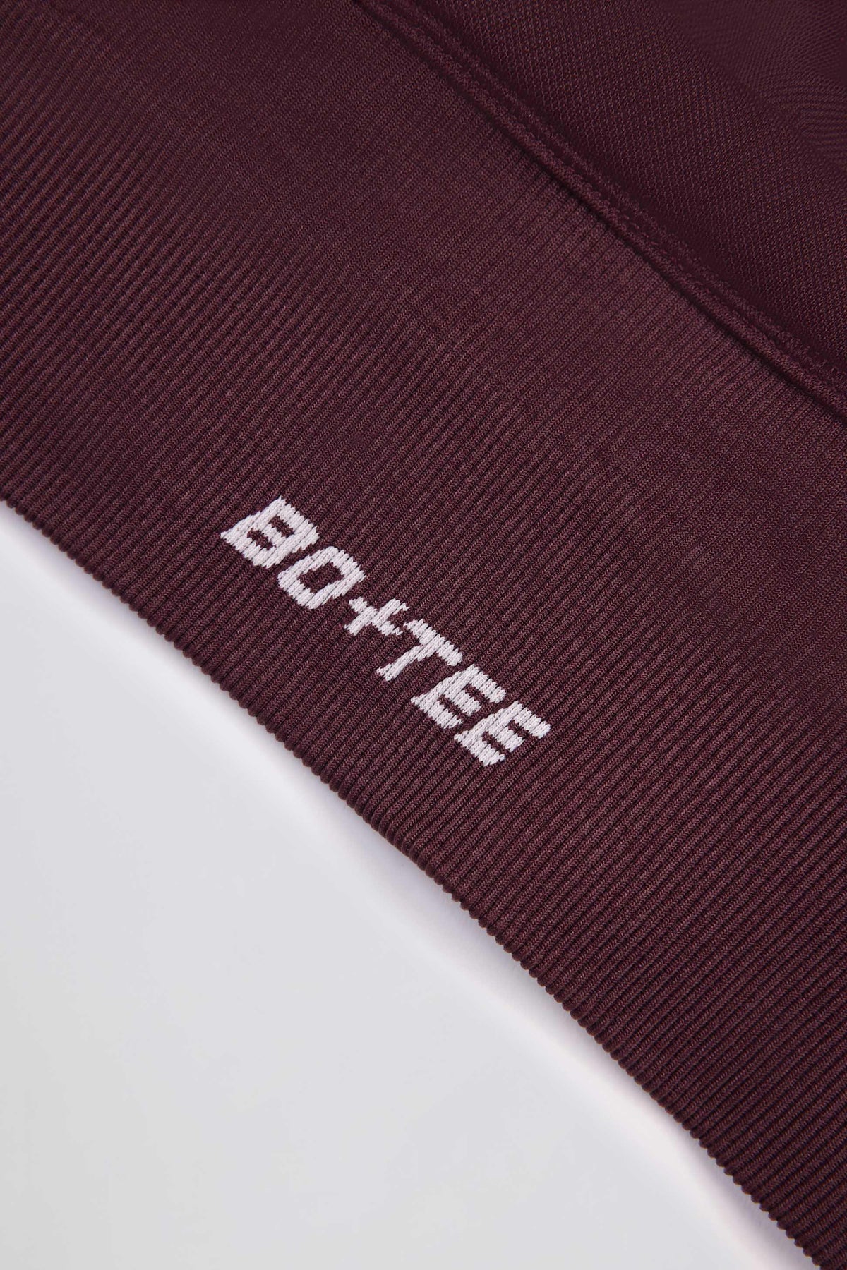 Super Sculpt Seamless Crossback Sports Bra In Burgundy