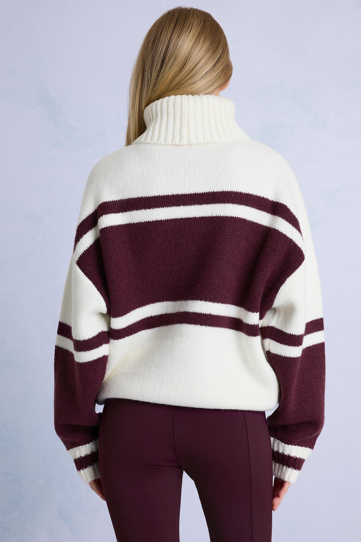 เสื้อจัมเปอร์คอเต่าถักขนาดใหญ่สีเบอร์กันดี