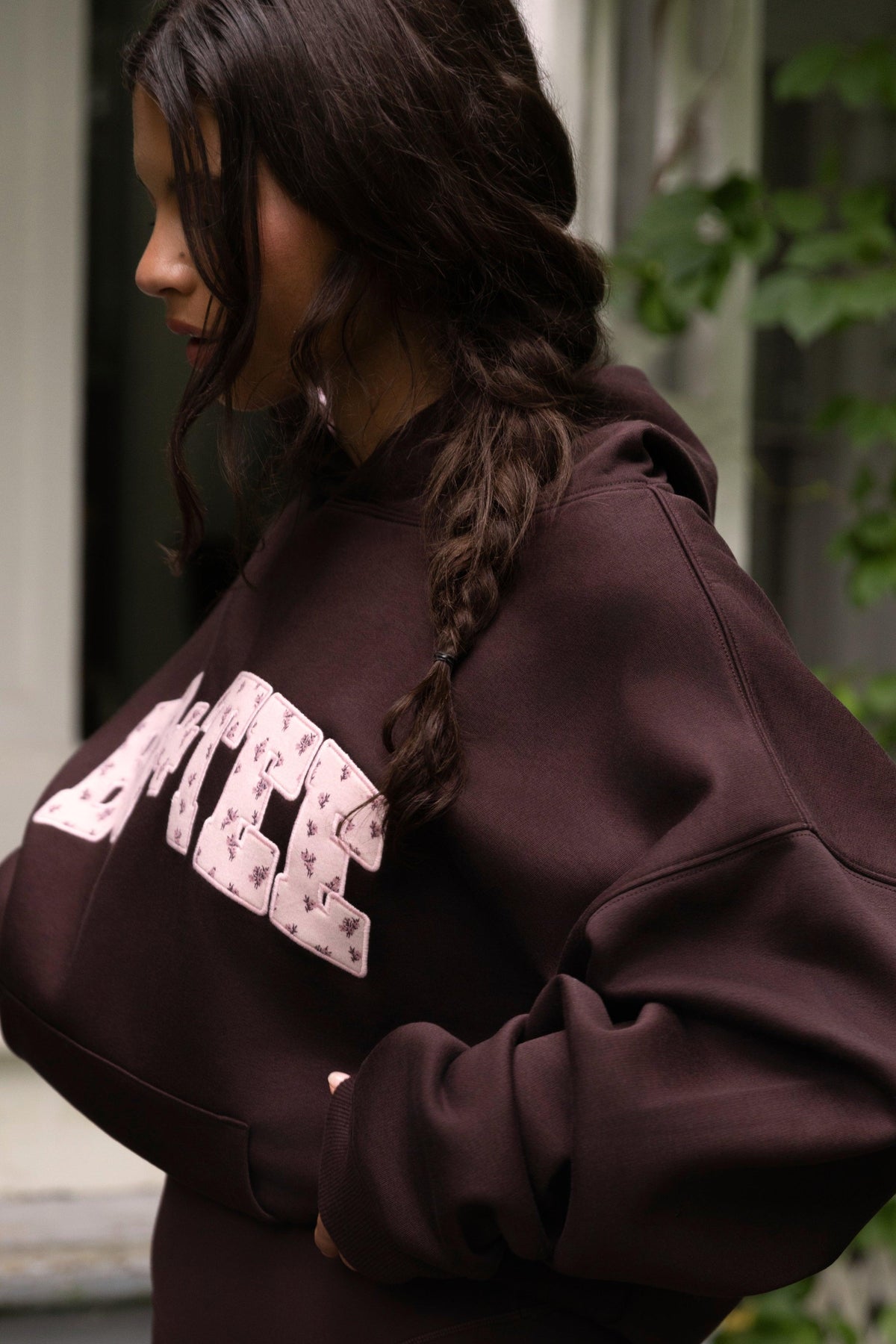 เสื้อฮู้ดแอพเลคขนาดใหญ่ในกาแฟเอสเพรสโซ