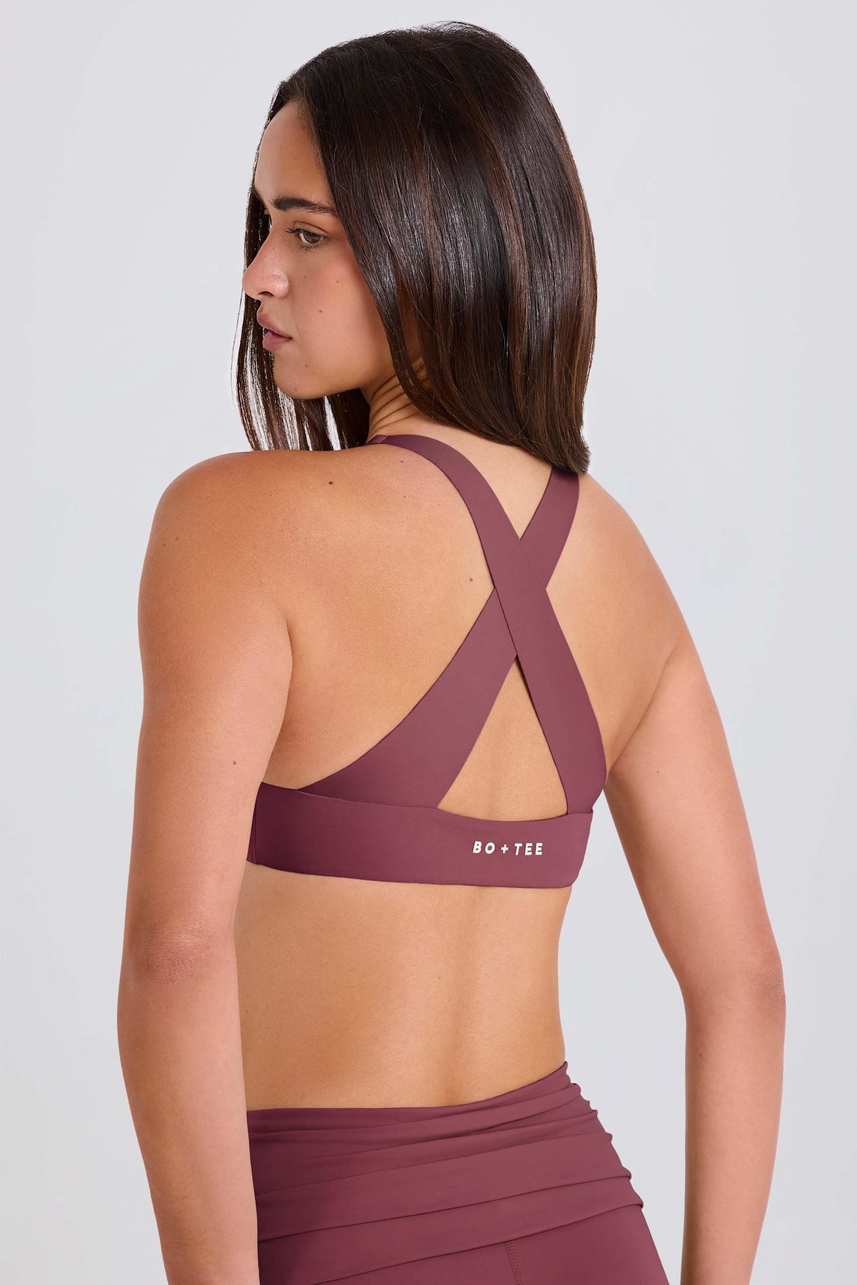 ชุดชั้นในสปอร์ตคอกวี Crossback ใน Acai