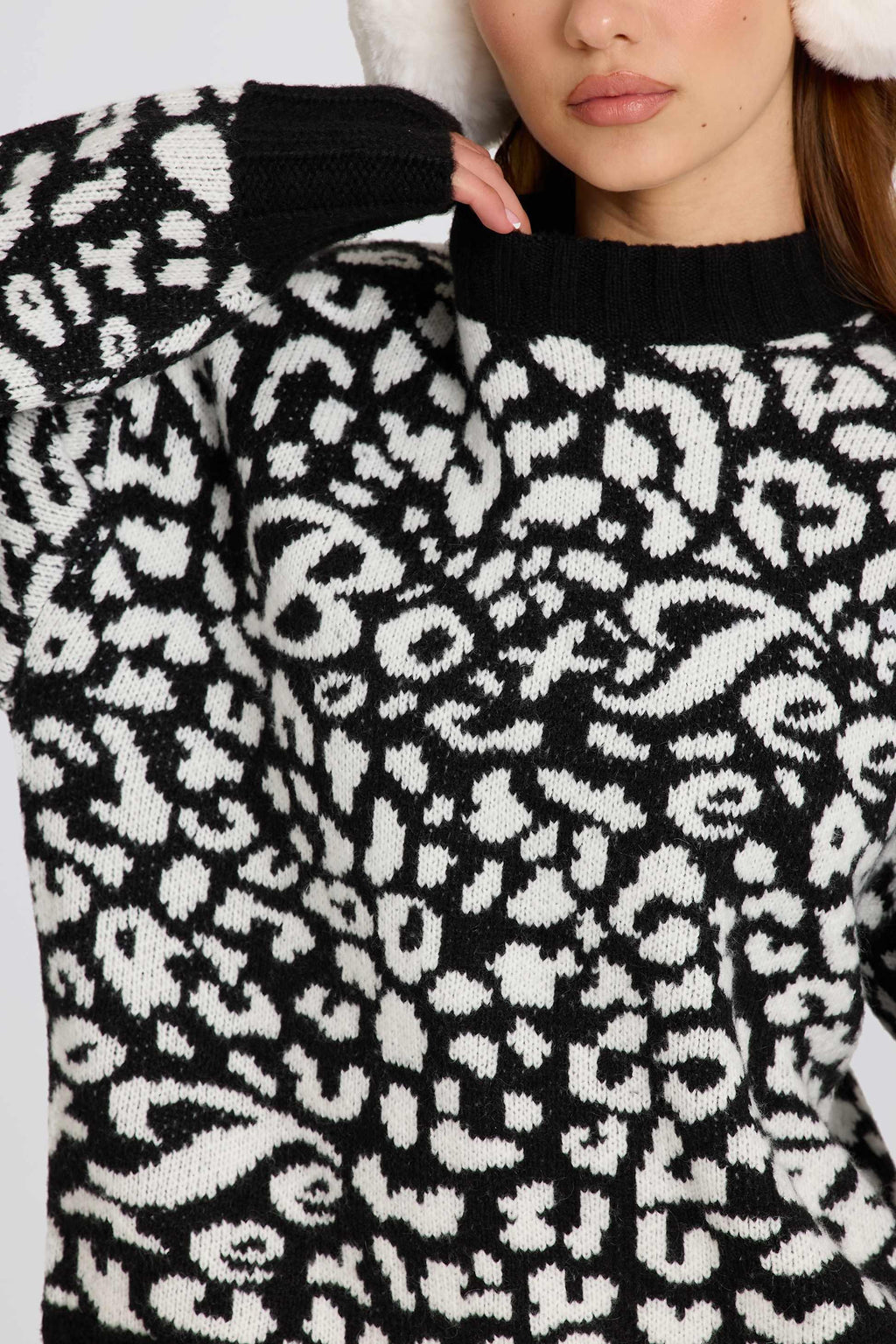 Jacquard-knit Oversized Jumper In Black